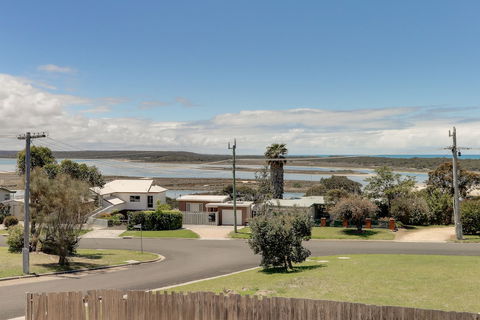 Outlook Views - Darwin Holiday 0