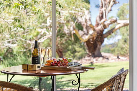 Adelaide Hills Retreats - Darwin Holiday 4