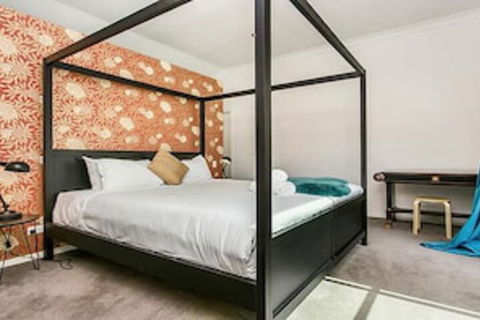 Red Bohemian - Darwin Holiday 2