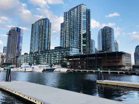 Melbourne CBD Victoria Harbour Short Stay Service Apartments - Darwin Holiday 0