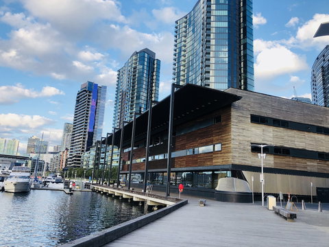 Melbourne CBD Victoria Harbour Short Stay Service Apartments - Darwin Holiday 2