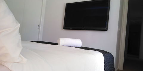 Lakeside Retreat & Business - Darwin Holiday 5