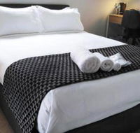 Lakeside Retreat  Business - Darwin Holiday