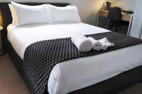 Lakeside Retreat & Business - Darwin Holiday 0