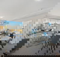 Modern and Spacious Resort-Style Home - Darwin Holiday