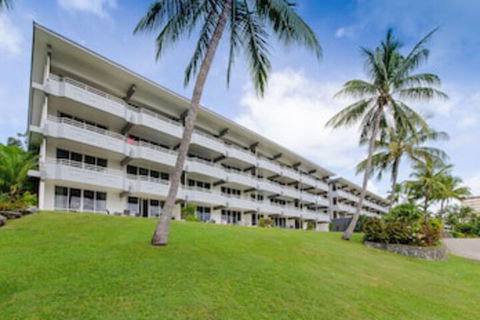 Beachfront Frangipani Apartments - Darwin Holiday 0