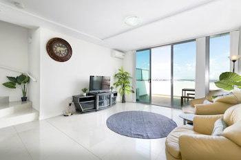 Penthouse Near Airport & CBD - Darwin Holiday 1