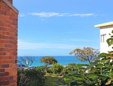 Unit 4 Coolum Cove Coolum Beach - Darwin Holiday 6