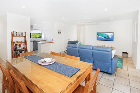 Unit 4 Cooltoro Court Coolum Beach - Darwin Holiday 2