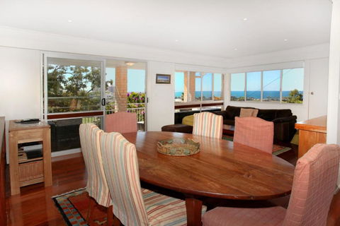 32 Barra Crescent Coolum Beach. Bond 500 FOXTEL WIFI Linen Supplied - Darwin Holiday 3