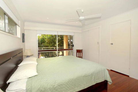 32 Barra Crescent Coolum Beach. Bond 500 FOXTEL WIFI Linen Supplied - Darwin Holiday 6