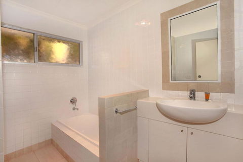 32 Barra Crescent Coolum Beach. Bond 500 FOXTEL WIFI Linen Supplied - Darwin Holiday 4