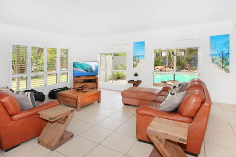 11 Dalmor Court Coolum Beach Pet Friendly Linen Supplied 500 BOND - Darwin Holiday 2