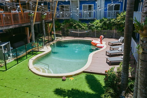 Bounce Cairns - Darwin Holiday 1