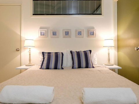 Claytons On Cylinder Beach Front - Darwin Holiday 5