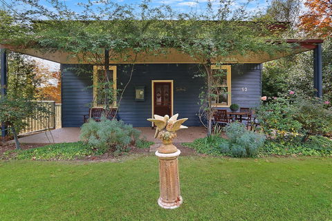 Blue Wren Cottage 3 Bedroom 2 Bath - Darwin Holiday 1