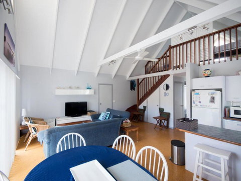 Affordable Twin Peaks 1 - Darwin Holiday 1