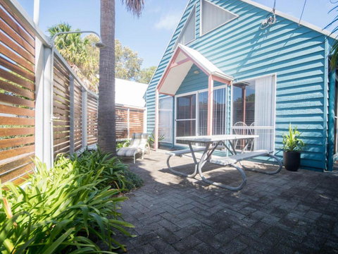 Affordable Twin Peaks 1 - Darwin Holiday 3