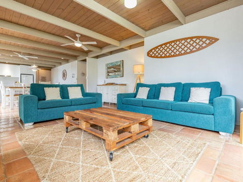 True Blue - Darwin Holiday 5