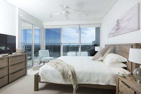 Waterline 304 - Darwin Holiday 7