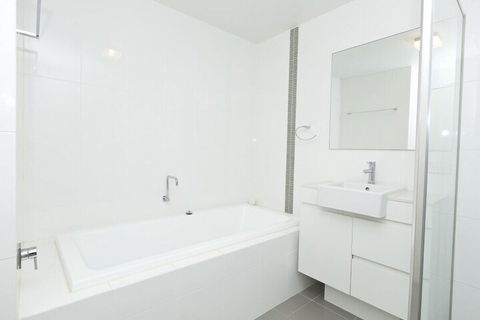 Waterline 304 - Darwin Holiday 6