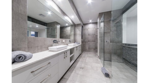 Oleander Holiday Home Airlie Beach - Darwin Holiday 3