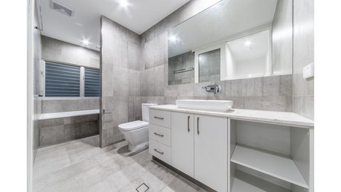 Oleander Holiday Home Airlie Beach - Darwin Holiday 5