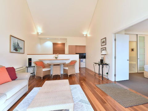 Villa Spa Executive 1br Champagne Resort Condo Located Within Cypress Lakes Resort (nothing Is More Central) - Darwin Holiday 3