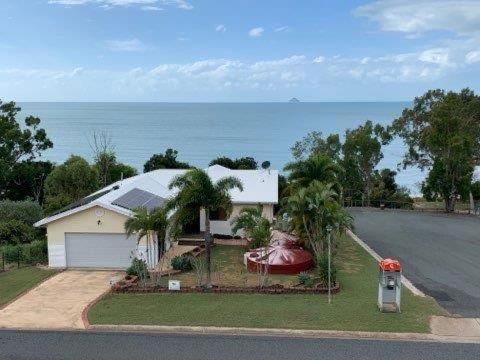 Hydeaway Retreat Beach House Hydeaway Bay - Darwin Holiday 1