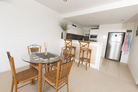 Waterline 202 - Darwin Holiday 7