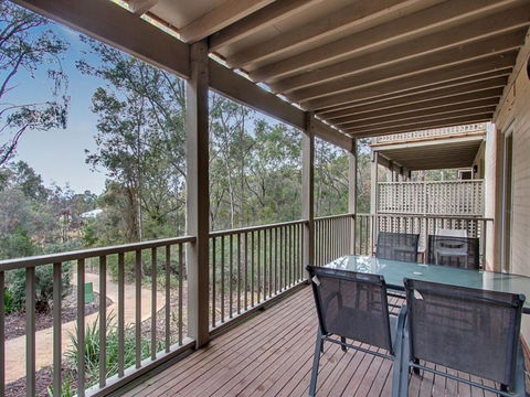Villa Spa Executive 1br Burgundy Resort Condo Located Within Cypress Lakes Resort (nothing Is More Central) - Darwin Holiday 2