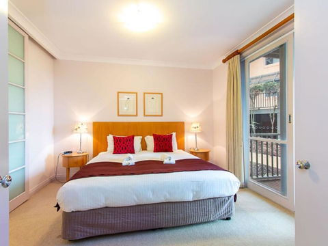 Villa Spa Executive 1br Burgundy Resort Condo Located Within Cypress Lakes Resort (nothing Is More Central) - Darwin Holiday 5