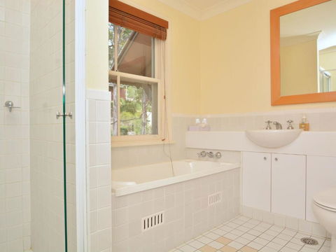 Villa Executive 2br Barbera Resort Condo Located Within Cypress Lakes Resort (nothing Is More Central) - Darwin Holiday 1