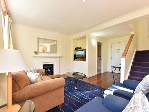Villa Executive 2br Barbera Resort Condo Located Within Cypress Lakes Resort (nothing Is More Central) - Darwin Holiday 5