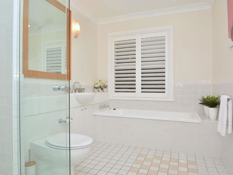 Villa 3br De Saran Resort Condo Located Within Cypress Lakes Resort (nothing Is More Central) - Darwin Holiday 3