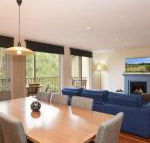 Villa 3br De Saran Resort Condo located within Cypress Lakes Resort nothing is more central - Darwin Holiday
