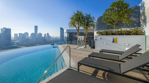 Lucid - Darwin Holiday 1