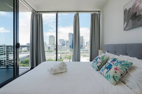 Lucid - Darwin Holiday 6