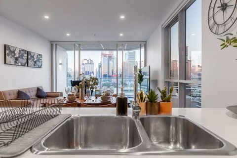 Arthouse 1144 - Darwin Holiday 4