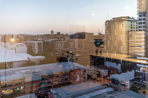 Arthouse 1144 - Darwin Holiday 1