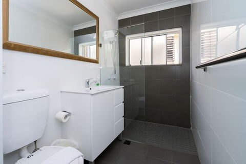 Manly Beachfront Apartment - Darwin Holiday 5