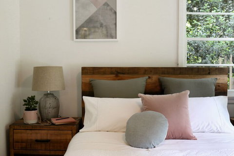 Morton Brae Luxury Cottage Sassafras - Darwin Holiday 1