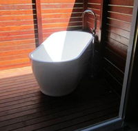 Yurt by Sea - Darwin Holiday