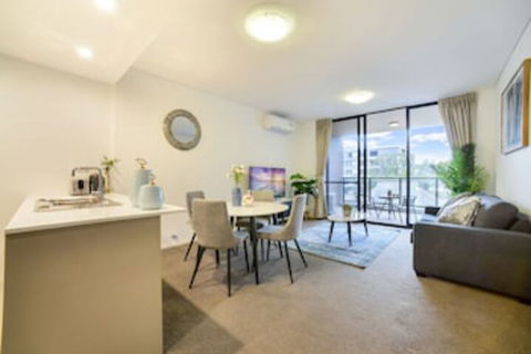 Charming & Spacious Living In A Serene Location - Darwin Holiday 0