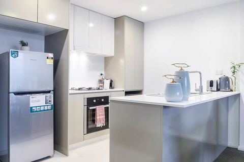 Charming & Spacious Living In A Serene Location - Darwin Holiday 2