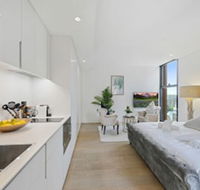 Luxury Home Hidden in the Urban Oasis - Darwin Holiday
