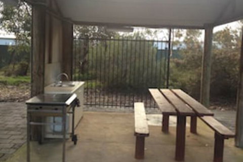 Parndana Hotel - Darwin Holiday 2