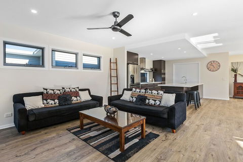 Pebbles At Casuarina Beach - Darwin Holiday 3