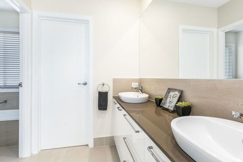 Pebbles At Casuarina Beach - Darwin Holiday 7