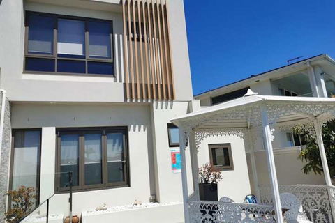 Serviced Waterfront Whole Villa - Darwin Holiday 1